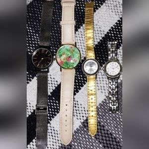 Bundle of 4 Used Watches. Need Batteries Still Work Fix or Parts